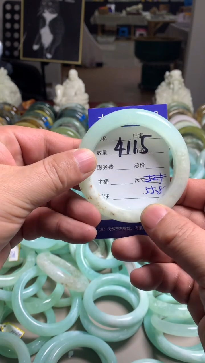 【闪购商品】蛇纹石玉手镯未镶嵌4115