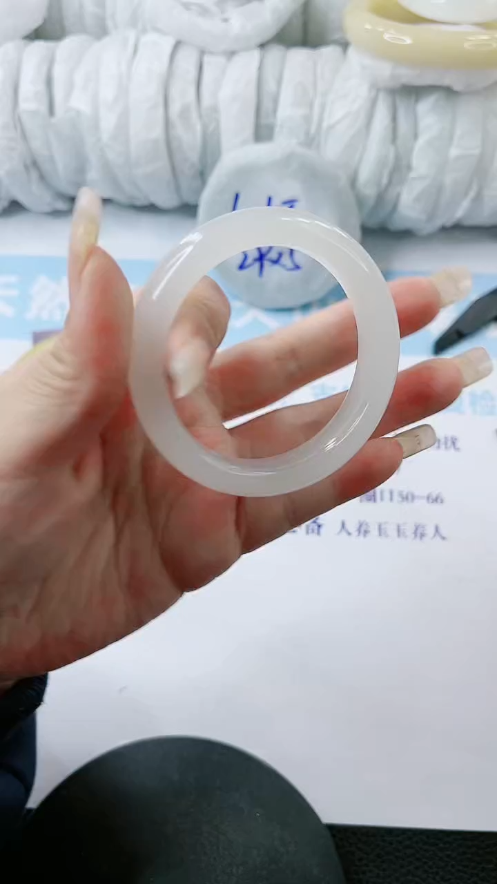【闪购商品】石英质玉手镯未镶嵌多样性发货V504