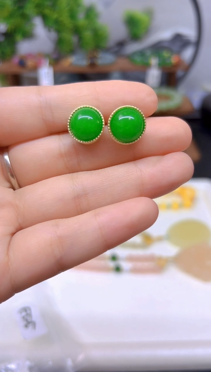 翡翠14K金镶嵌耳钉E525