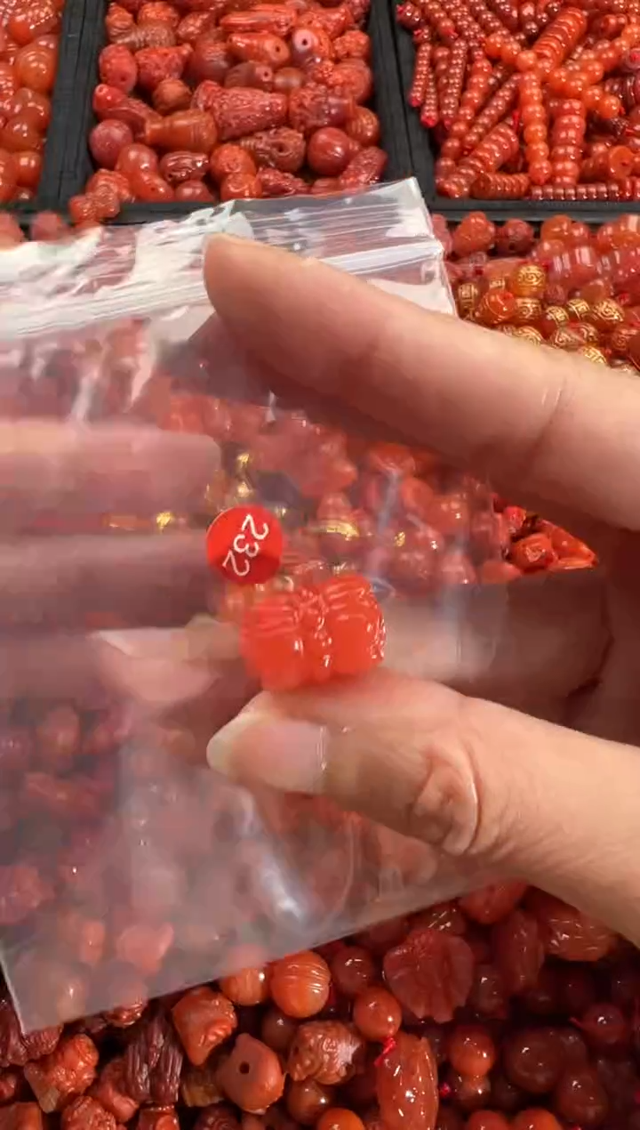 【闪购商品】南红玛瑙颈饰未镶嵌1