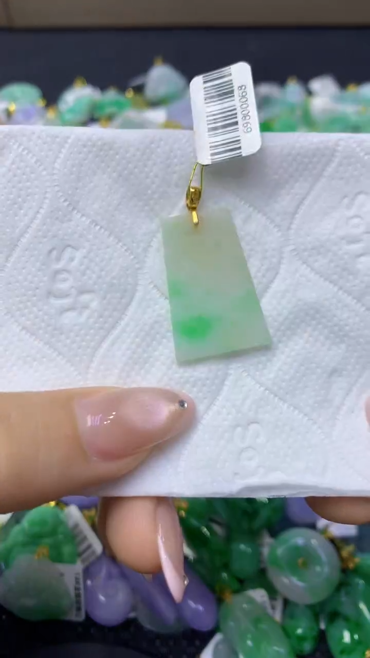 颈饰未镶嵌翡翠天然缅甸翡翠A货