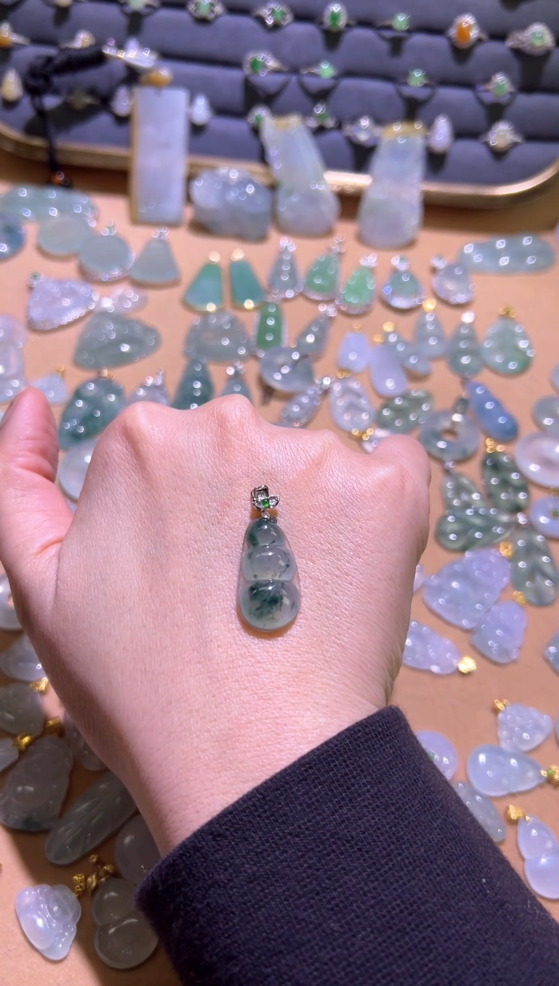 【闪购商品】翡翠颈饰18K金镶嵌豆子