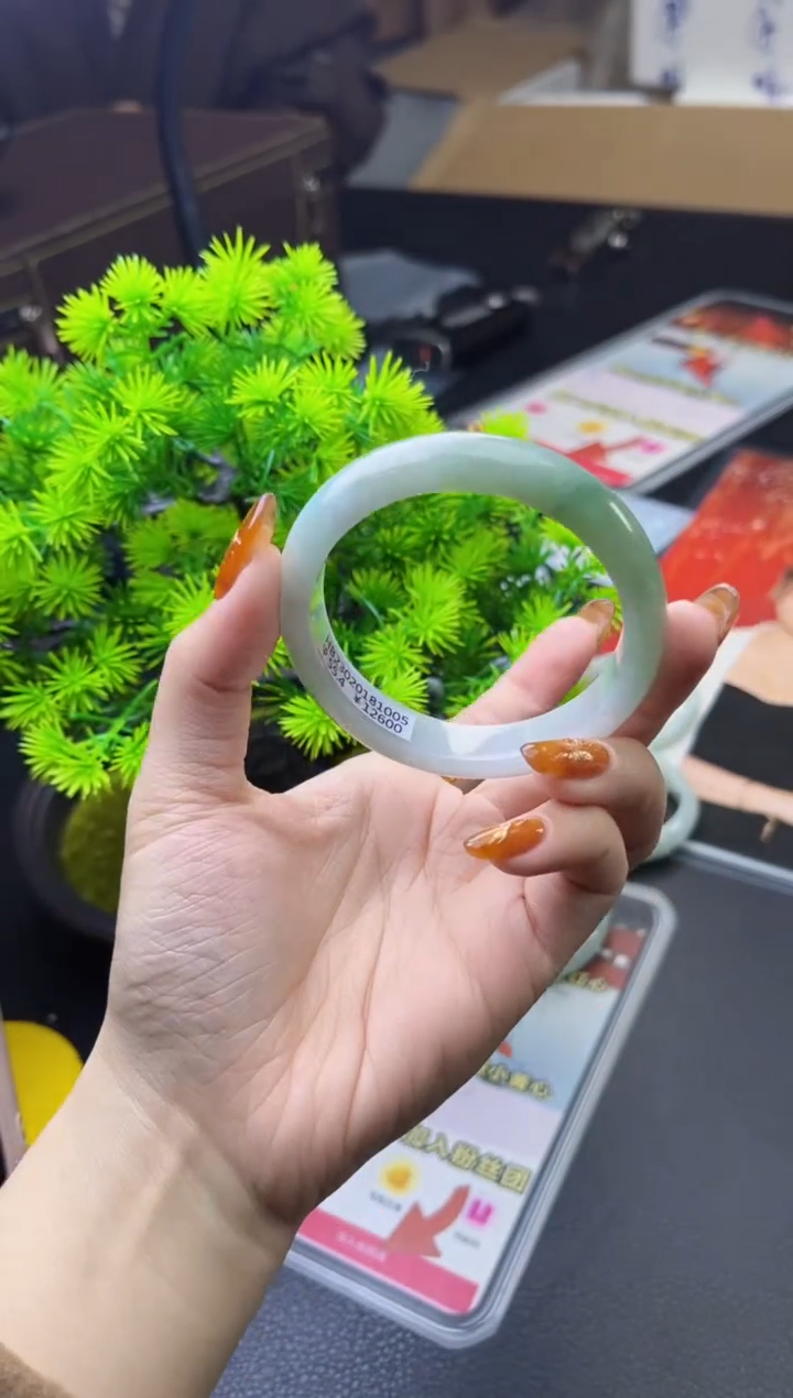 【闪购商品】翡翠手镯未镶嵌缅甸天然翡翠手镯