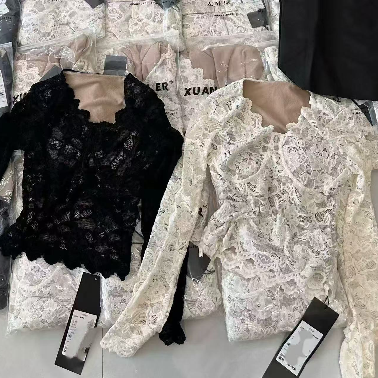 028 弹力加绒蕾丝上衣