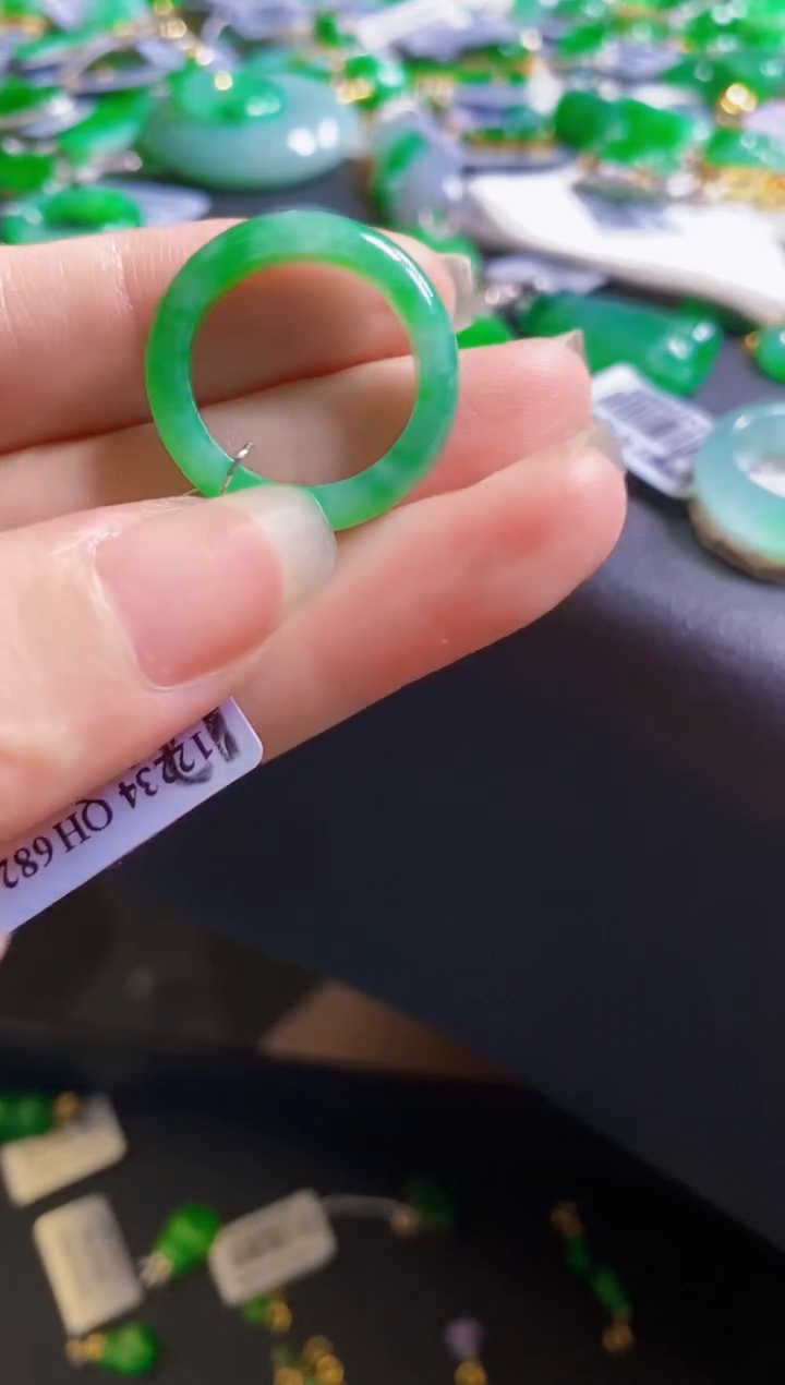 翡翠未镶嵌颈饰戒圈12