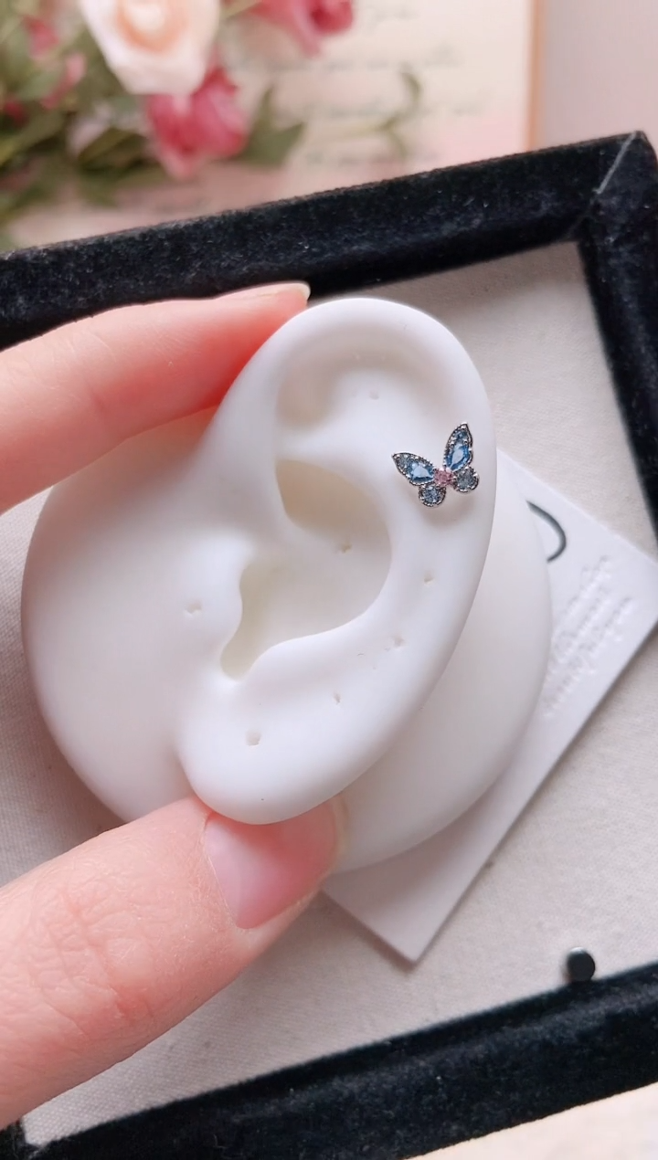 钛钢合金合成立方氧化锆蓝蝴蝶一只