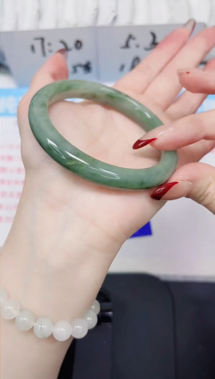 【闪购商品】石英质玉手镯未镶嵌368
