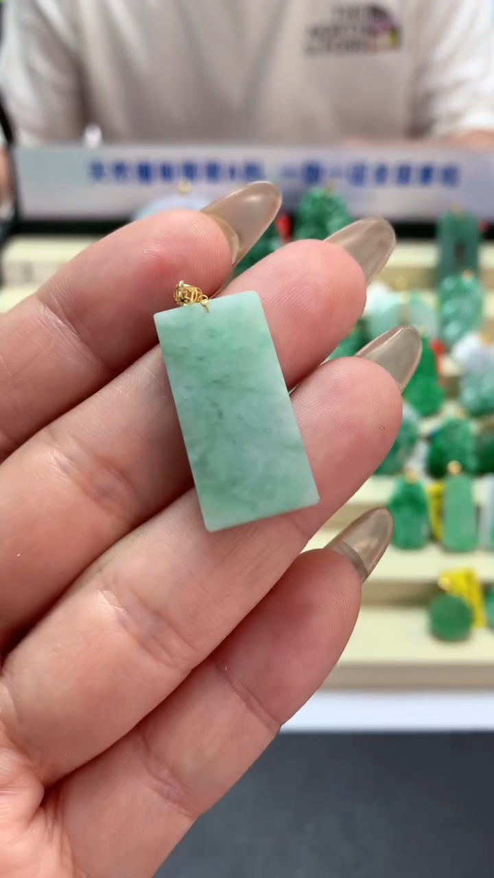【闪购商品】翡翠吊坠(不含链)18K金镶嵌挂件