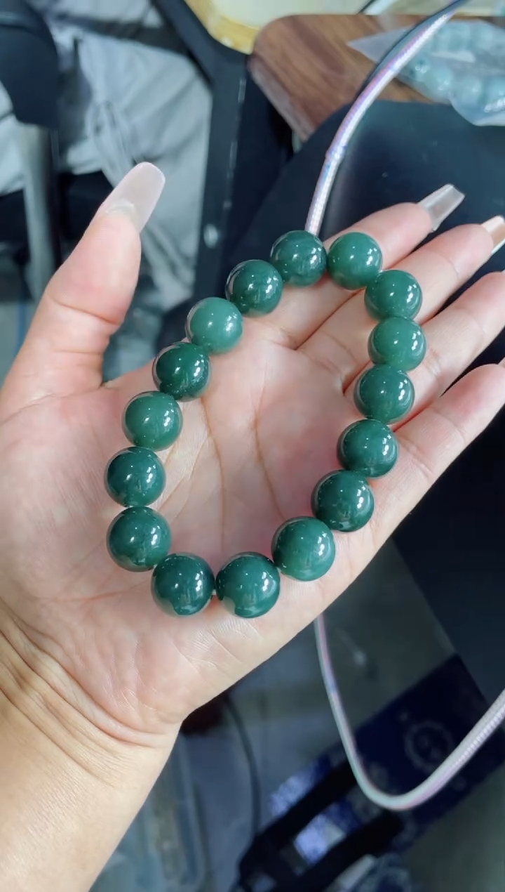 定制翡翠未镶嵌珠串