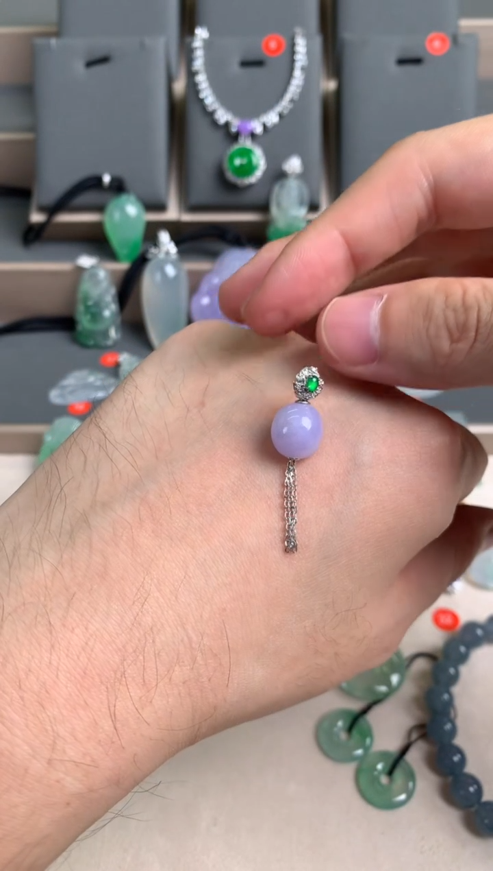 颈饰18K金镶嵌翡翠翡翠