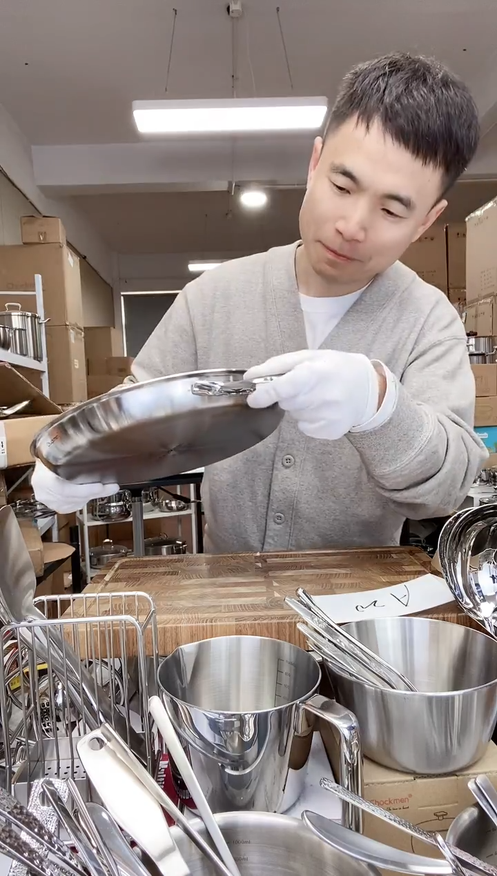 A20 微瑕卓德铭烤盘（单耳）