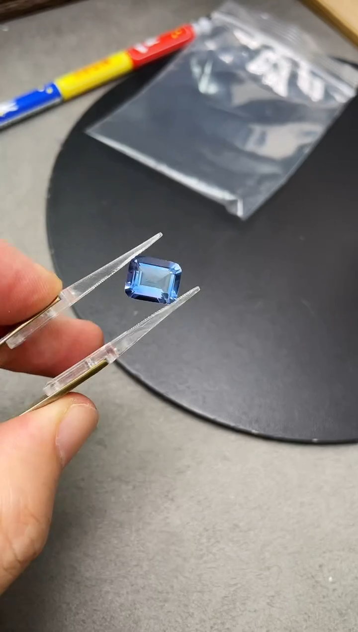 未镶嵌裸石萤石5.45克拉