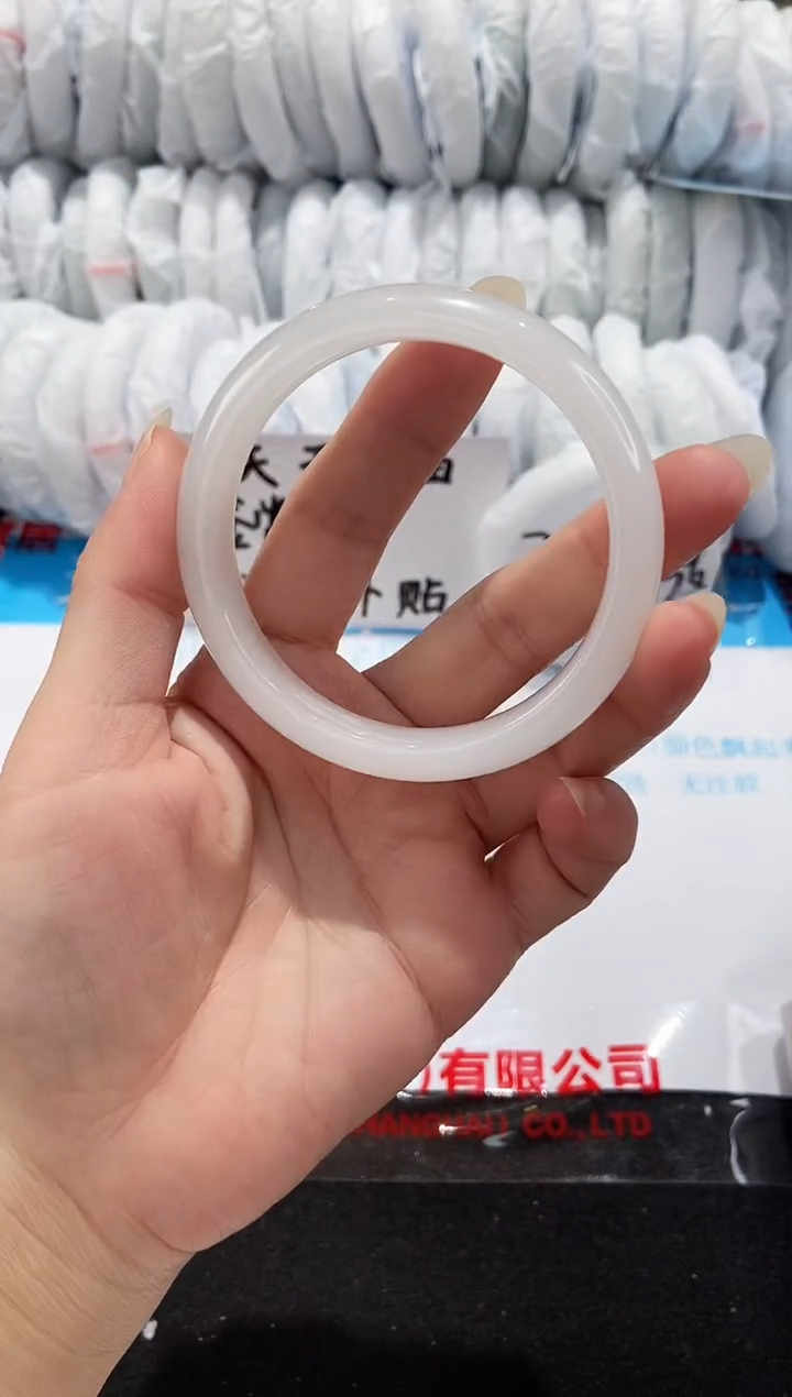 【闪购商品】石英质玉手镯未镶嵌42-58