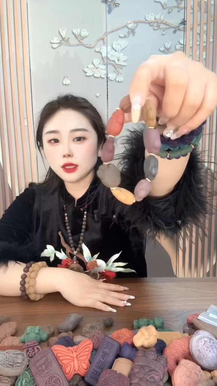 泥塑多宝猫爪手串1条
