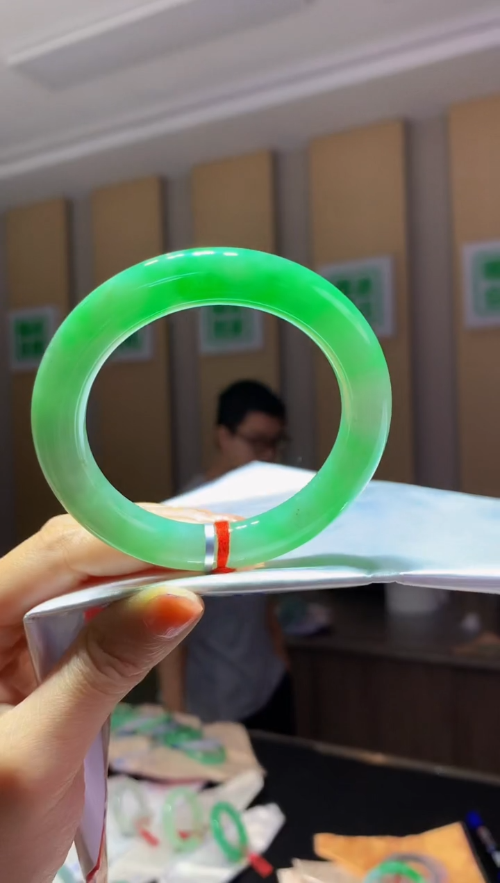 未镶嵌手镯翡翠- C80圈口 55.8全款27万 定金2万