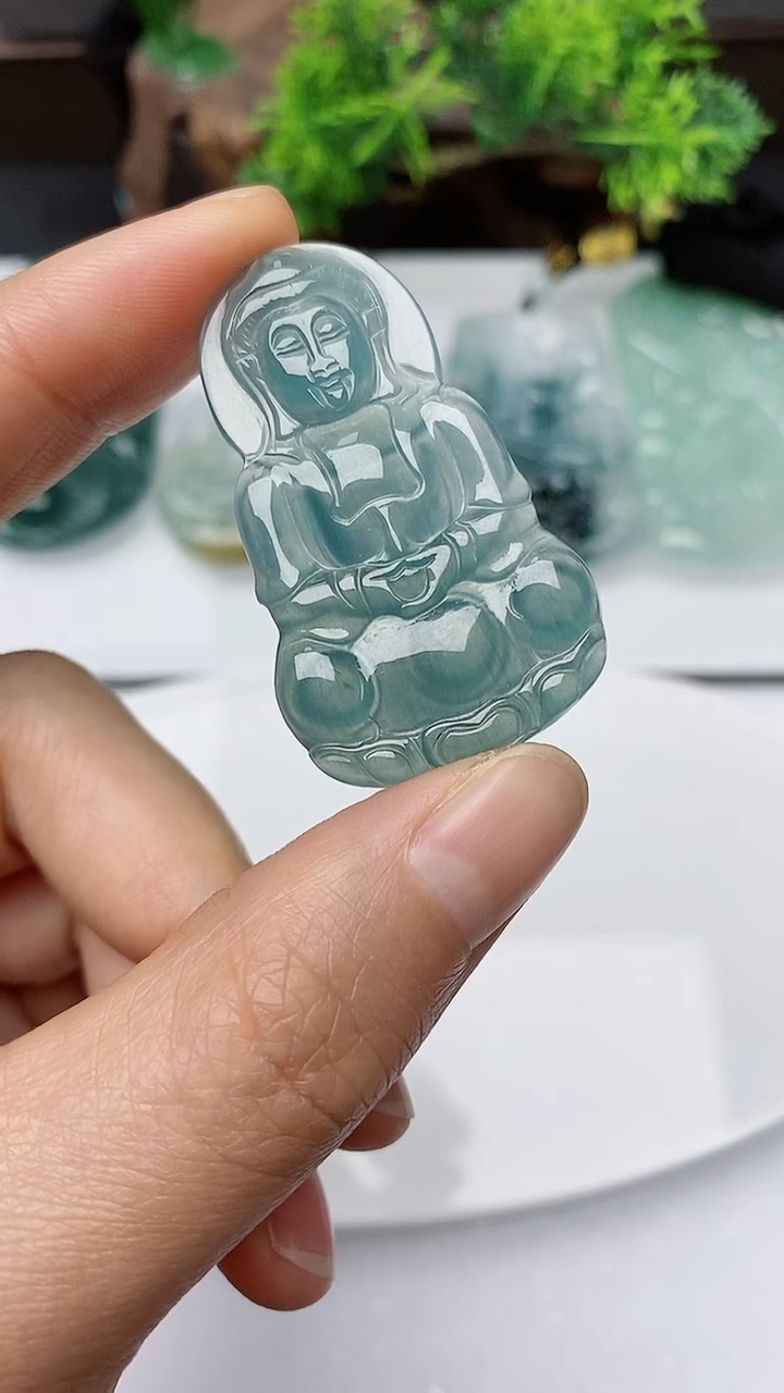 【闪购商品】翡翠颈饰未镶嵌        
