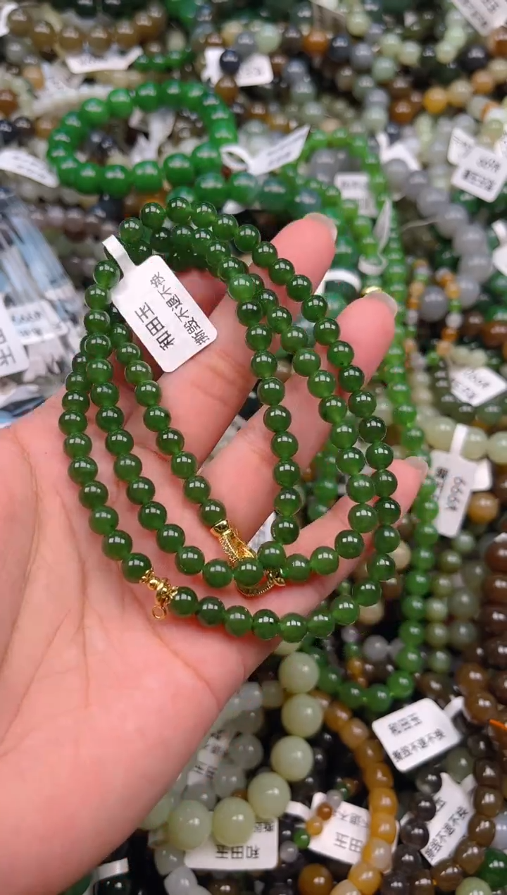 颈饰未镶嵌和田玉1