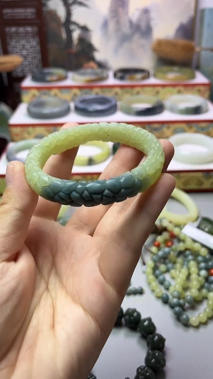 和田玉手镯未镶嵌新疆若羌蓝皮黄口58