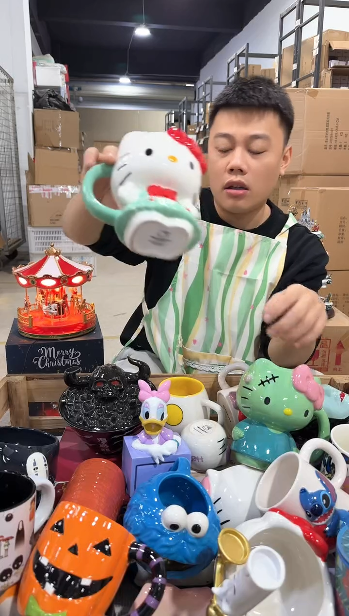 瓷片绿色裙子kt全身杯