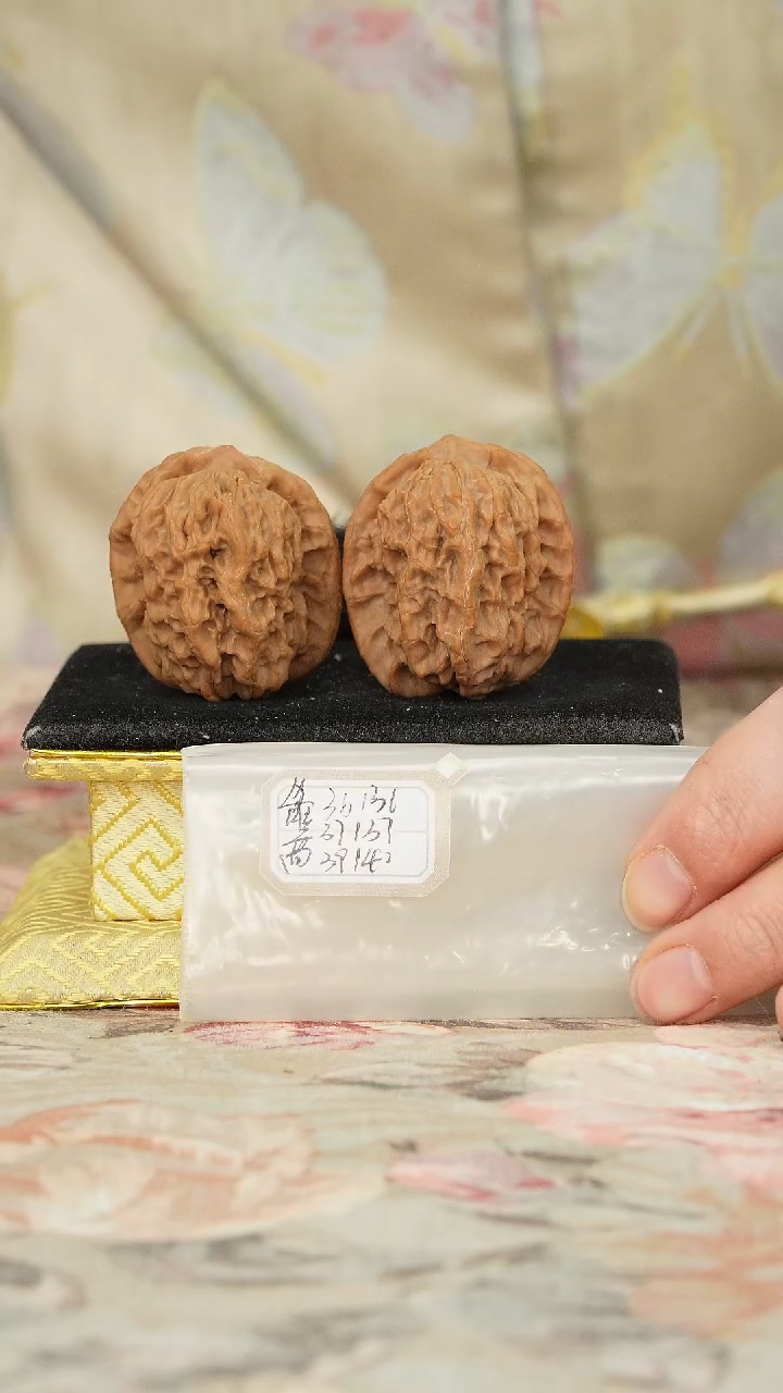 【闪购商品】文玩核桃把件非嫁接马老四