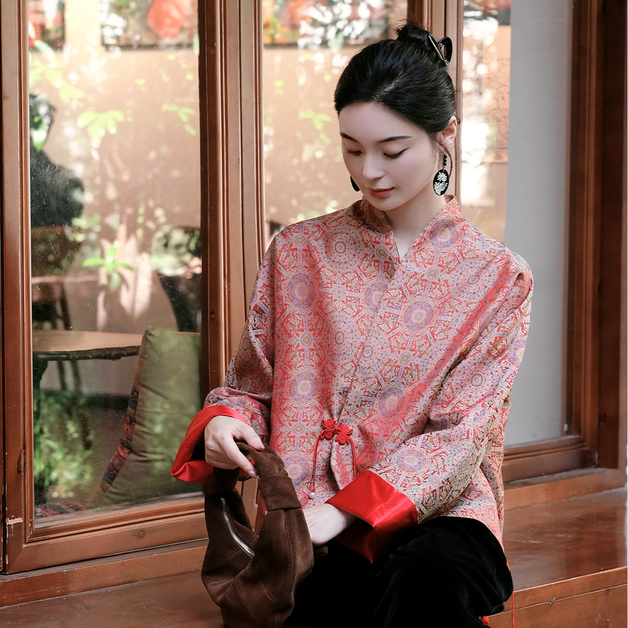 盛唐牡丹八达晕三重纬宋锦交叉领外套