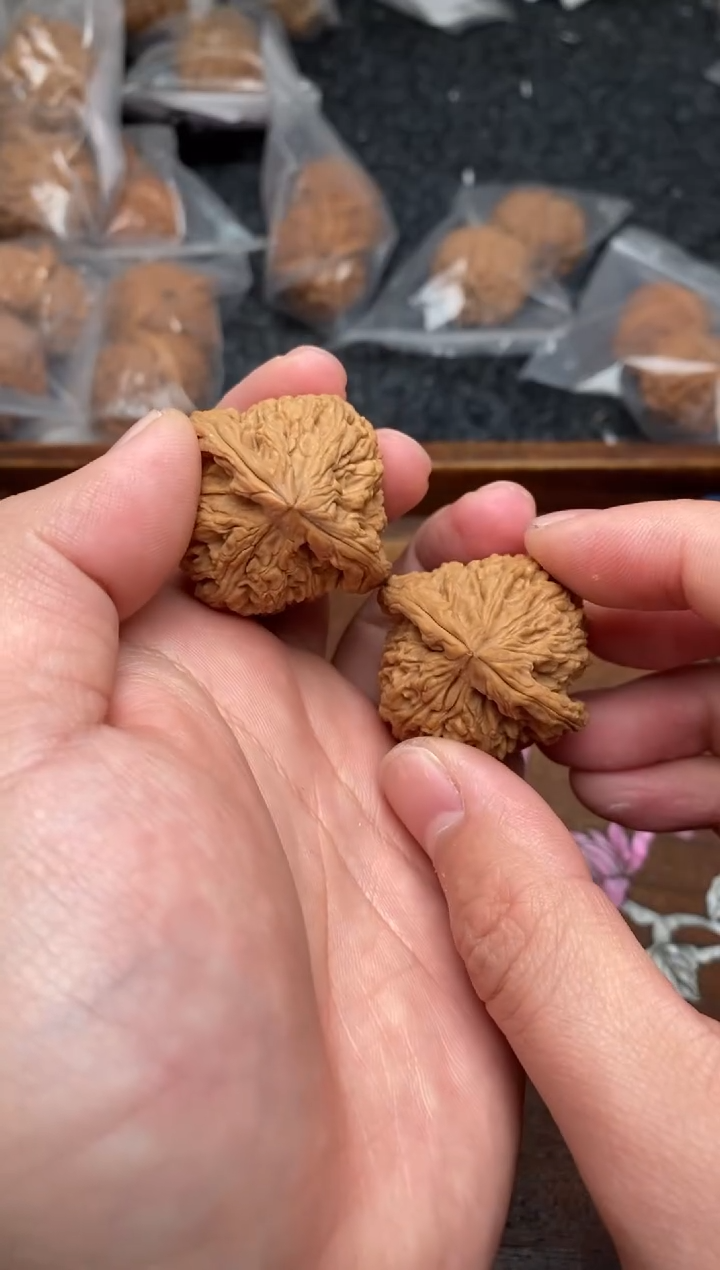 【闪购商品】文玩核桃把件G35号36尺南疆石