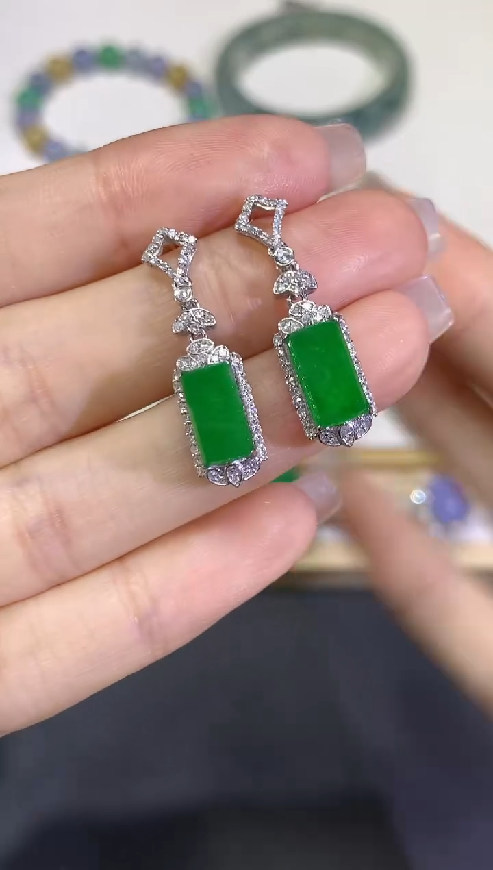 【闪购商品】翡翠颈饰18K金镶嵌团购66