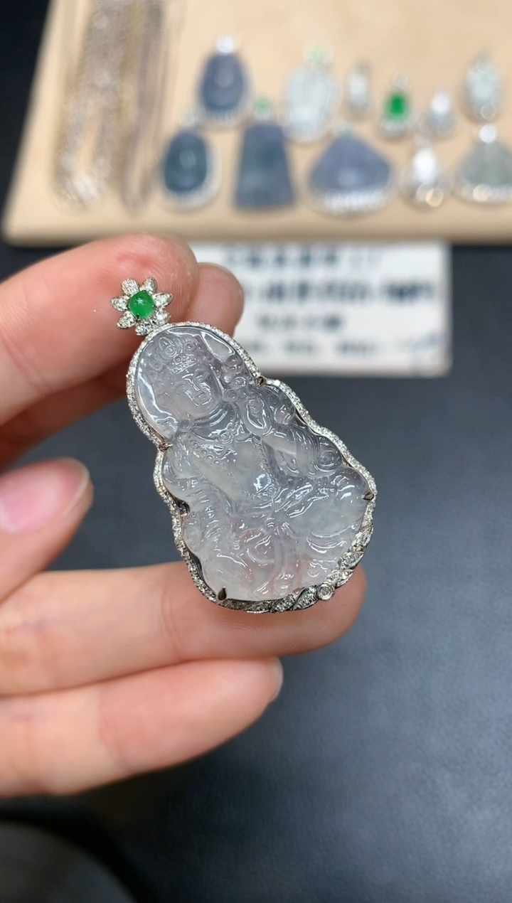 【闪购商品】翡翠吊坠(不含链)18K金镶嵌渡母【无服务费