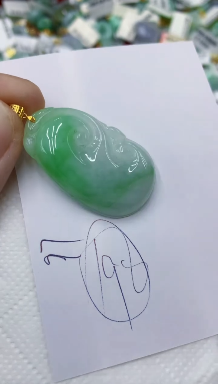 翡翠18K金镶嵌颈饰11111111111