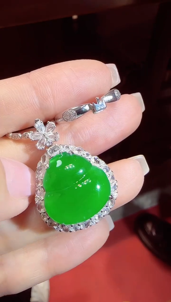 【闪购商品】翡翠戒指18K金镶嵌葫芦两用59800分单