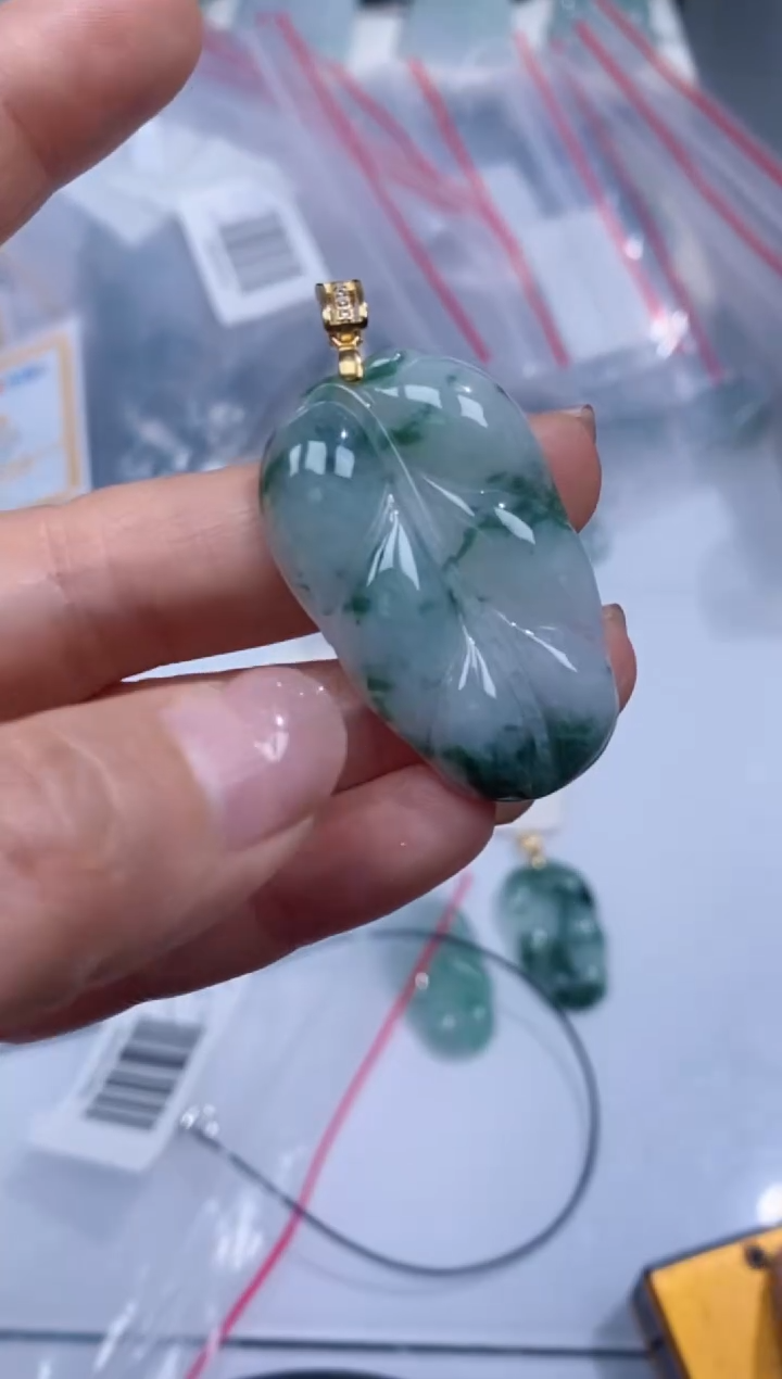 颈饰银S925镶嵌翡翠吊坠