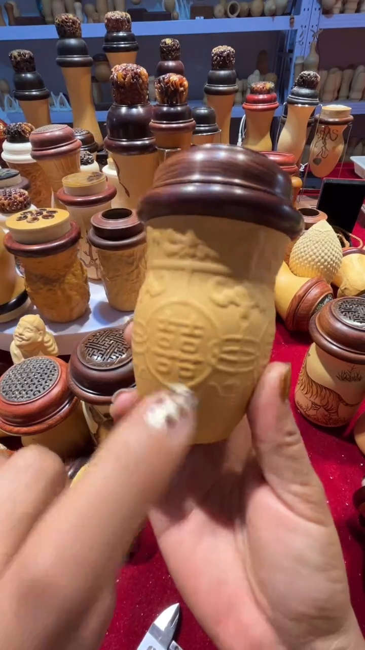 左*强鸣虫葫芦鸣虫葫芦