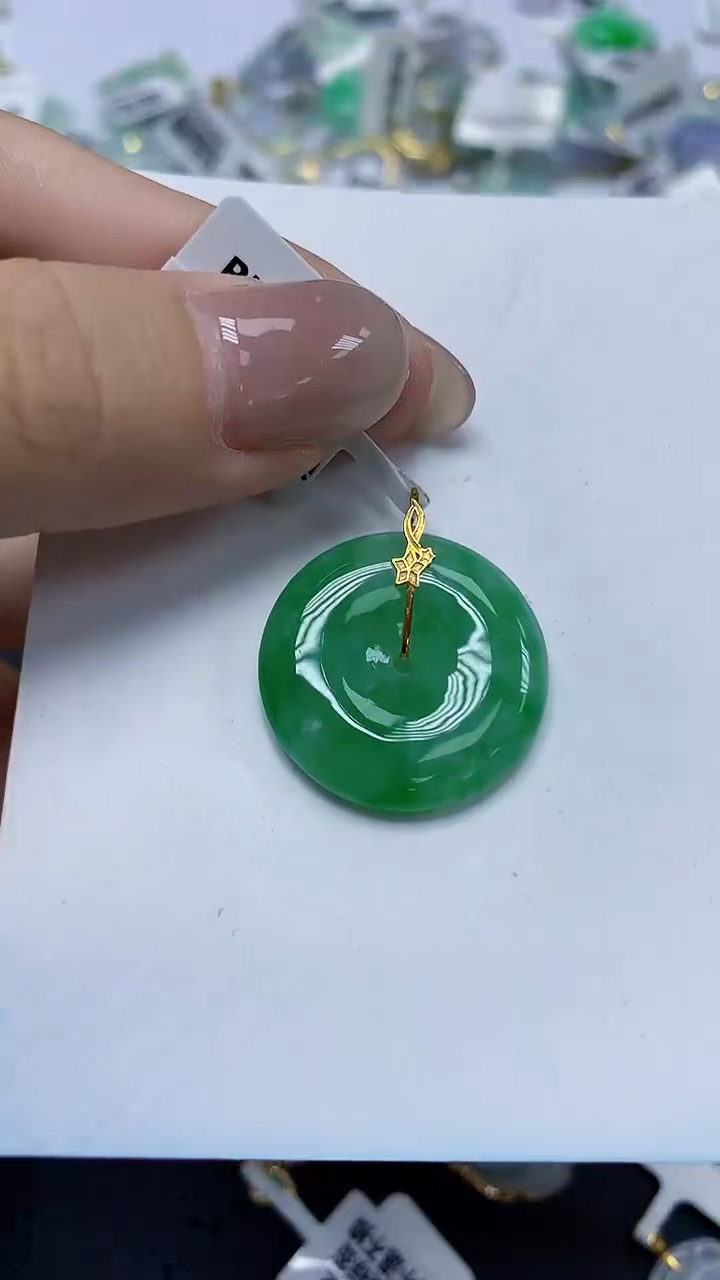 翡翠18K金镶嵌颈饰天然缅甸翡翠A货