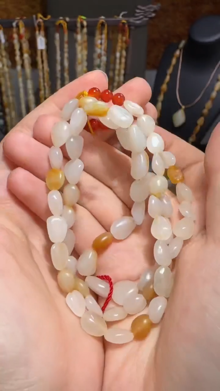 和田玉未镶嵌项链38.9克