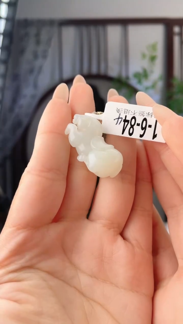 颈饰未镶嵌和田玉随型小马 84