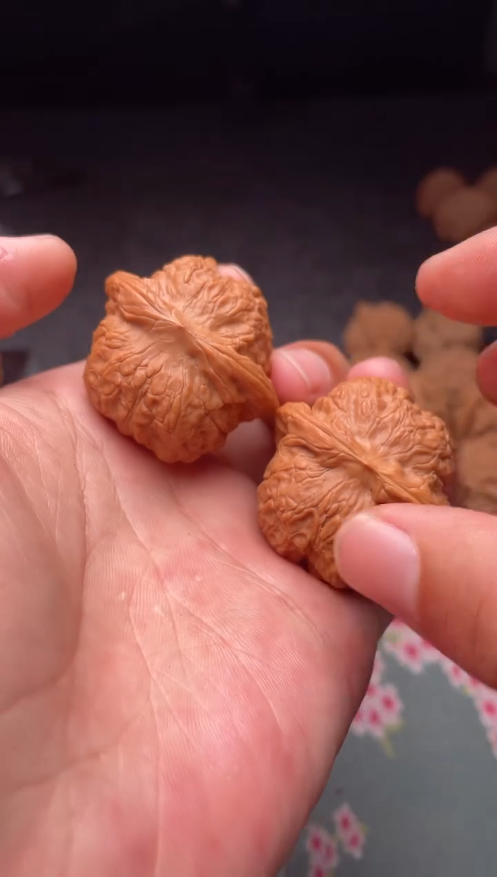 把件文玩核桃a250  血麒麟 38尺