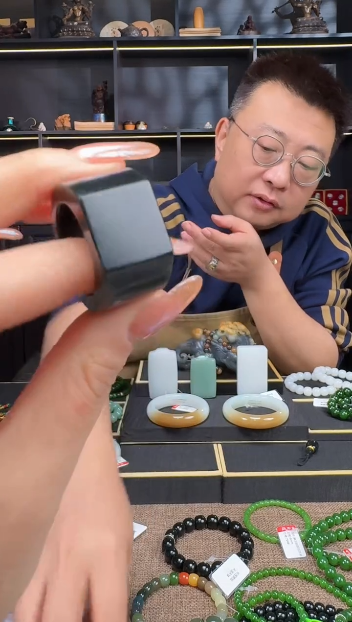 【闪购商品】和田玉2未镶嵌22mm黑青扳指