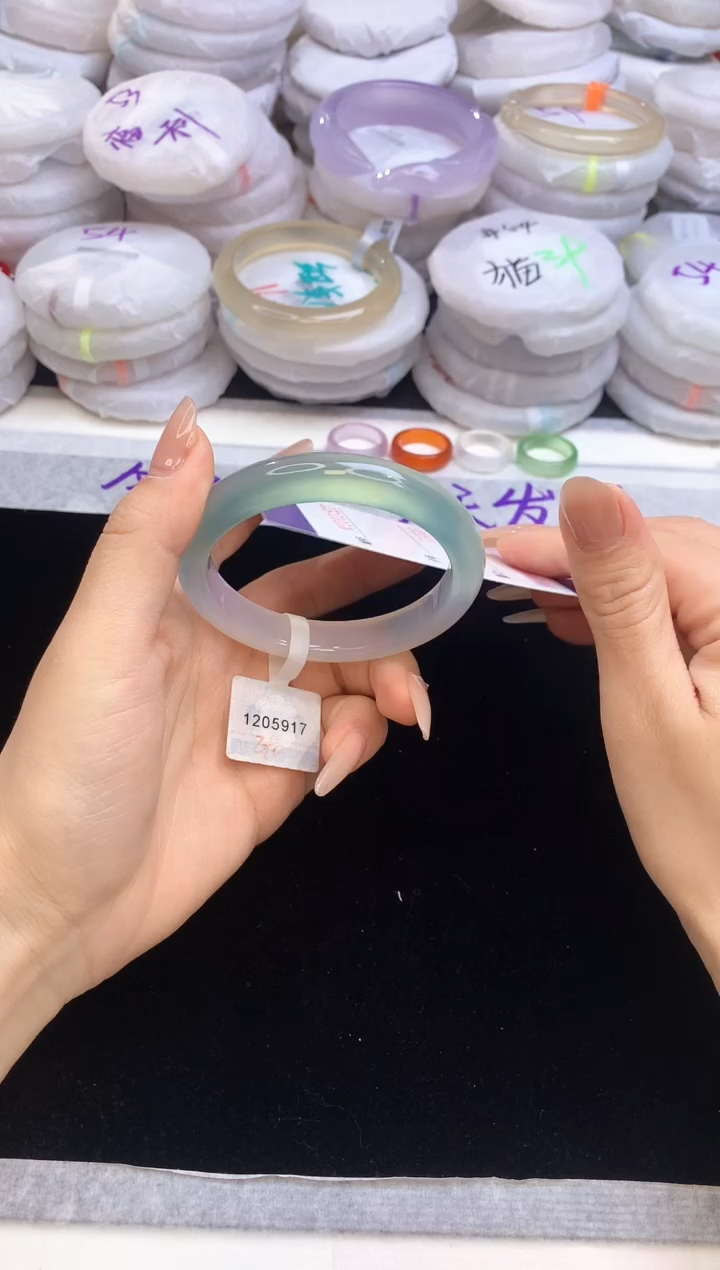 【闪购商品】玛瑙/玉髓手镯未镶嵌52.7圈口