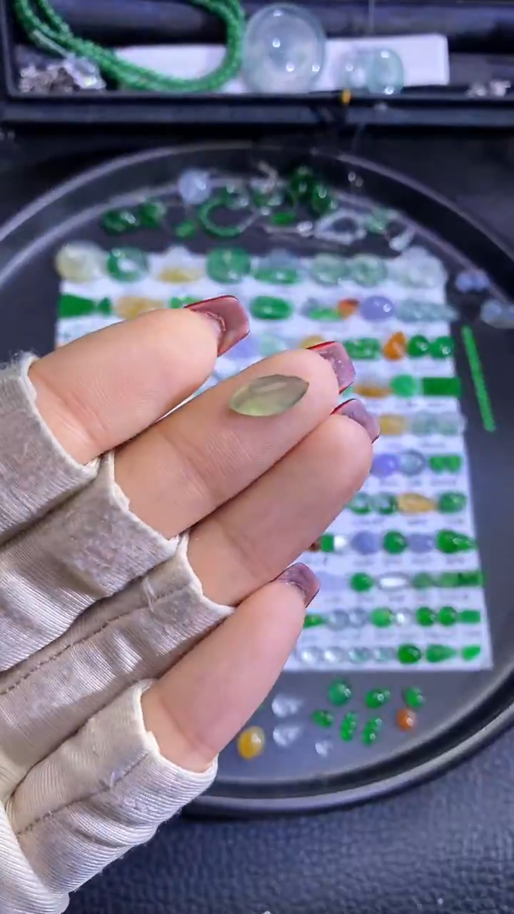 未镶嵌挂件翡翠马眼