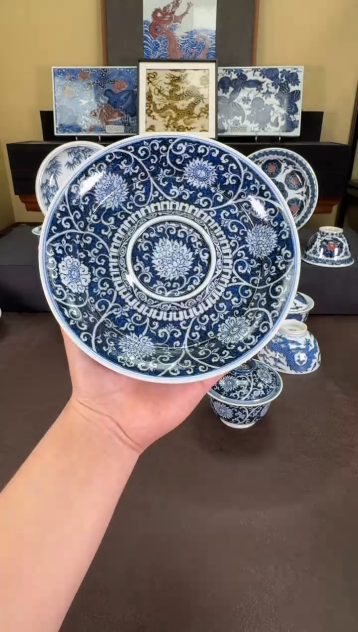 【闪购商品】又见春风反青花缠枝莲壶承