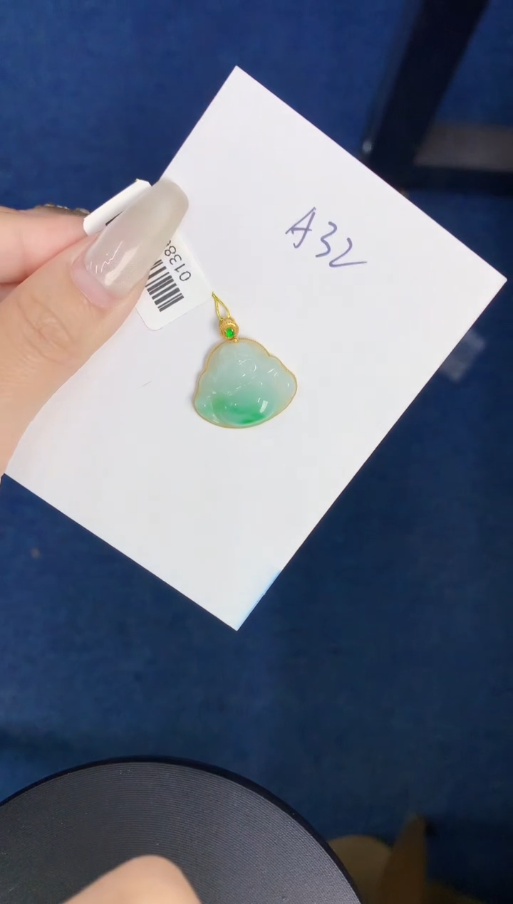【闪购商品】翡翠颈饰18K金镶嵌0000000000