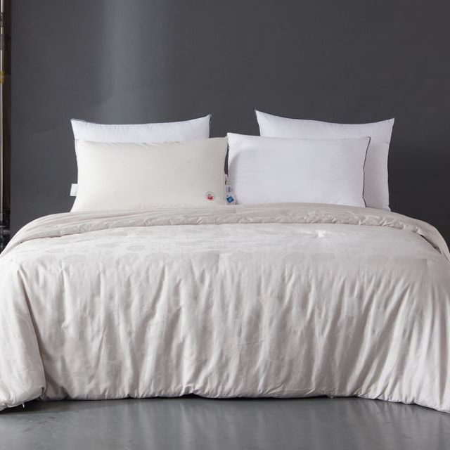 臻享大视野纯蚕丝四季被：花开未央轻奢轻奢