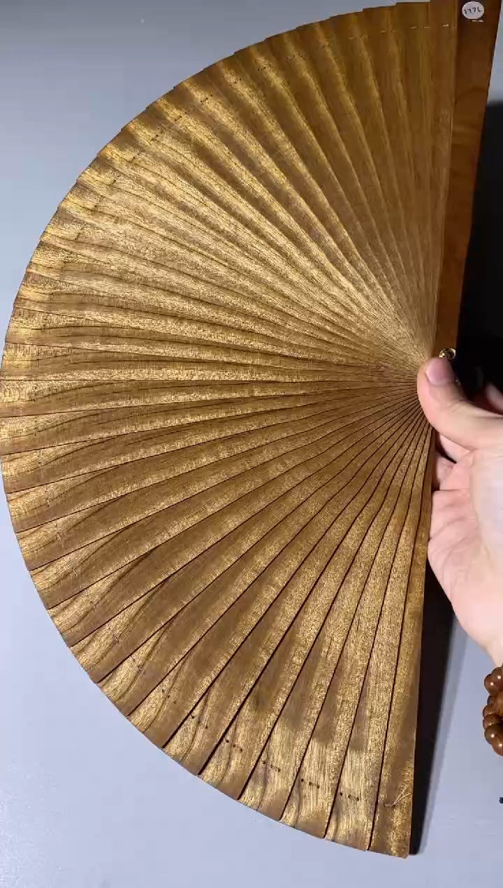 【闪购商品】金丝楠木雕117号24cm金丝楠木小叶桢楠扇子