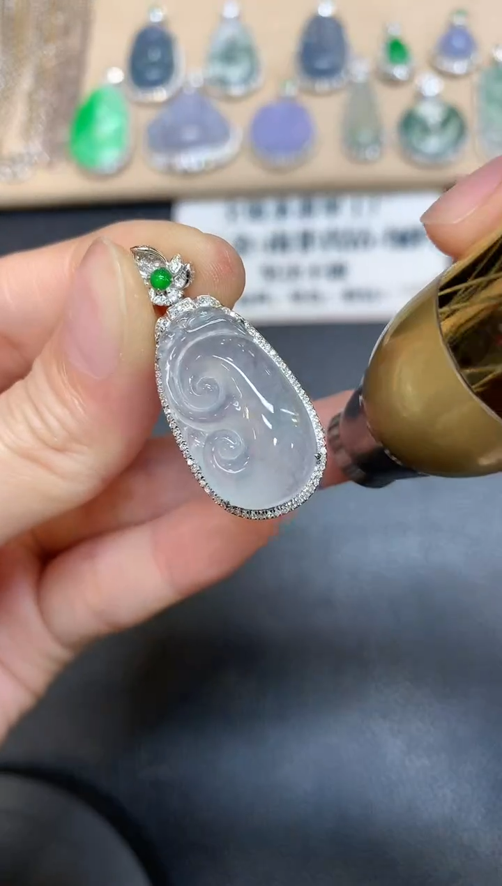 【闪购商品】翡翠吊坠(不含链)18K金镶嵌如意【无服务费