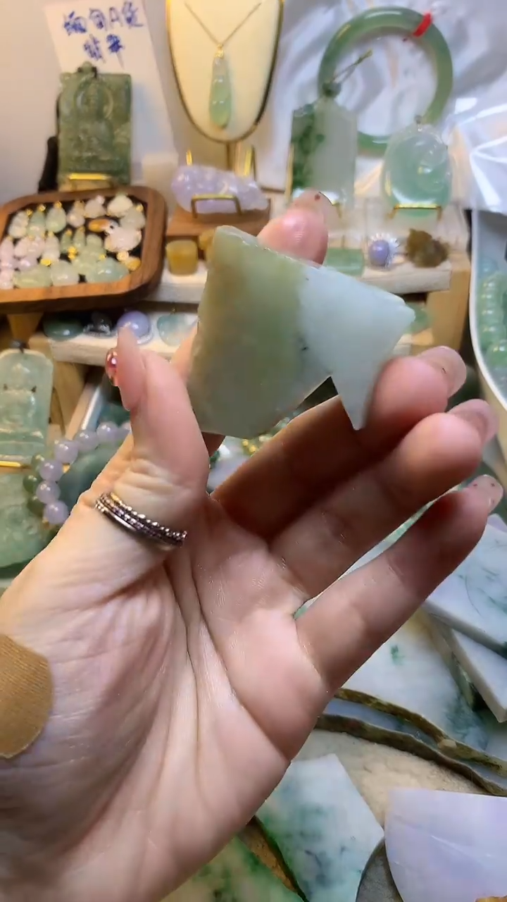 未镶嵌挂件翡翠缅甸A货翡翠,没有运费险,有纹有裂