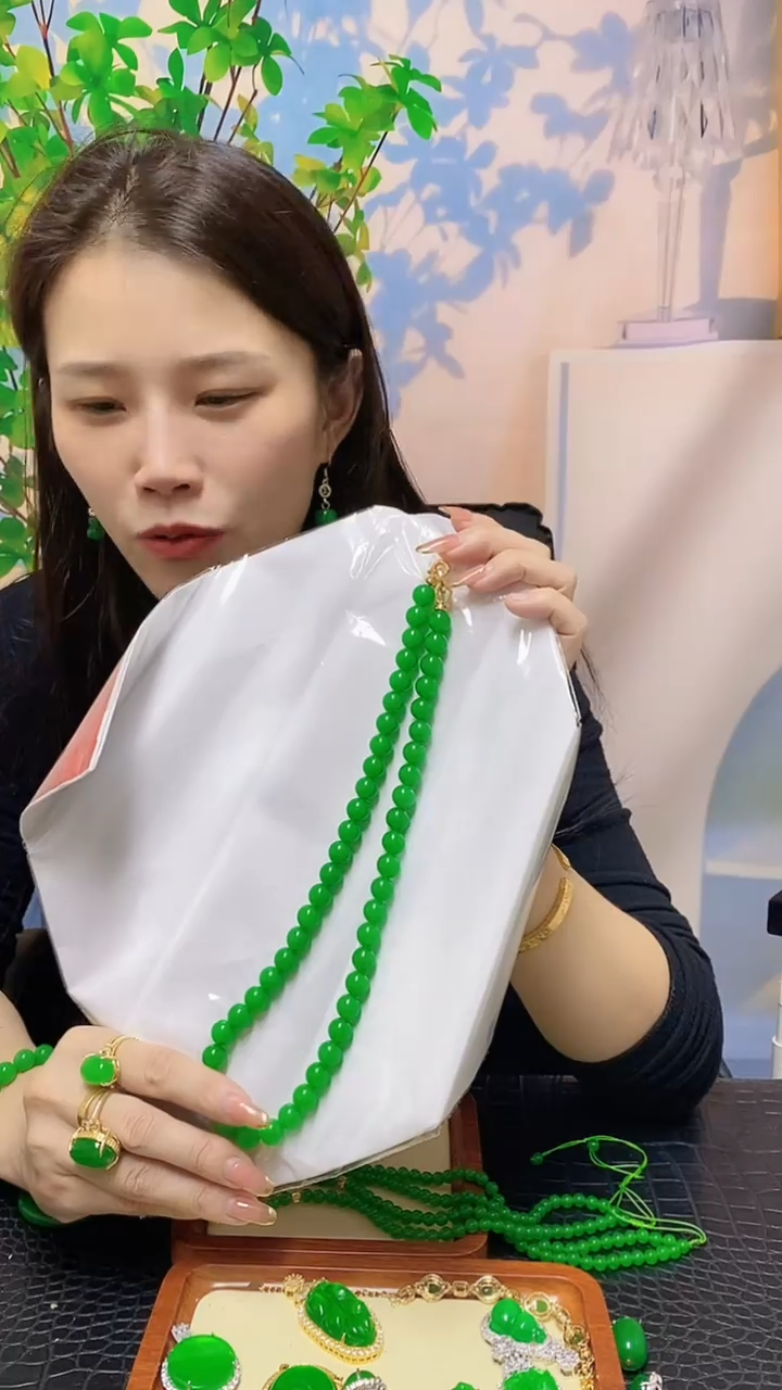 【闪购商品】翡翠颈饰14K金镶嵌翡翠项链