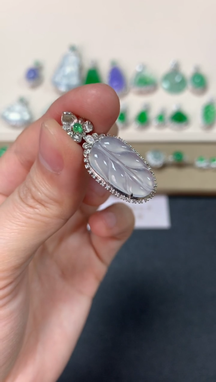 【闪购商品】翡翠吊坠(不含链)18K金镶嵌叶子吊坠4980