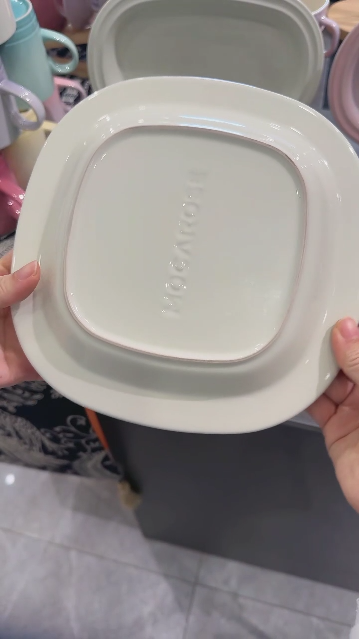 【闪购商品】瓷8.7英寸方形浅盘-奶油白