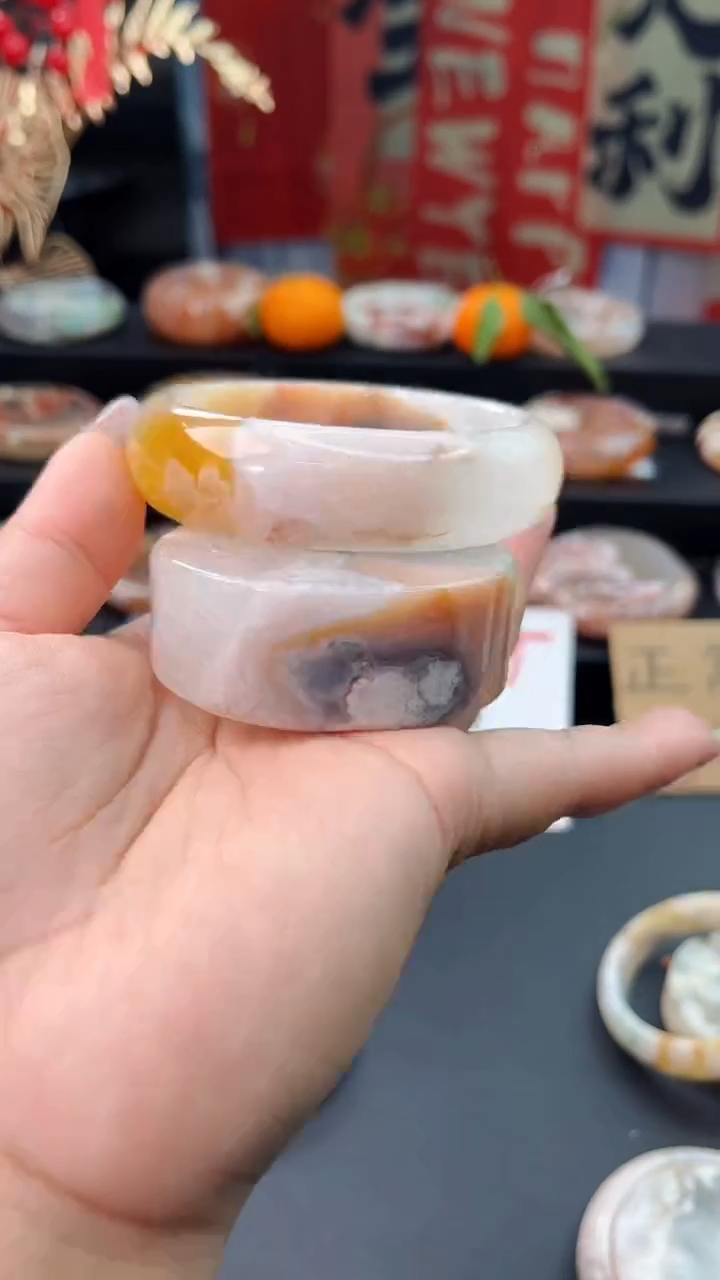 【闪购商品】石英质玉手镯未镶嵌赠送镯心（59圈口）无证书