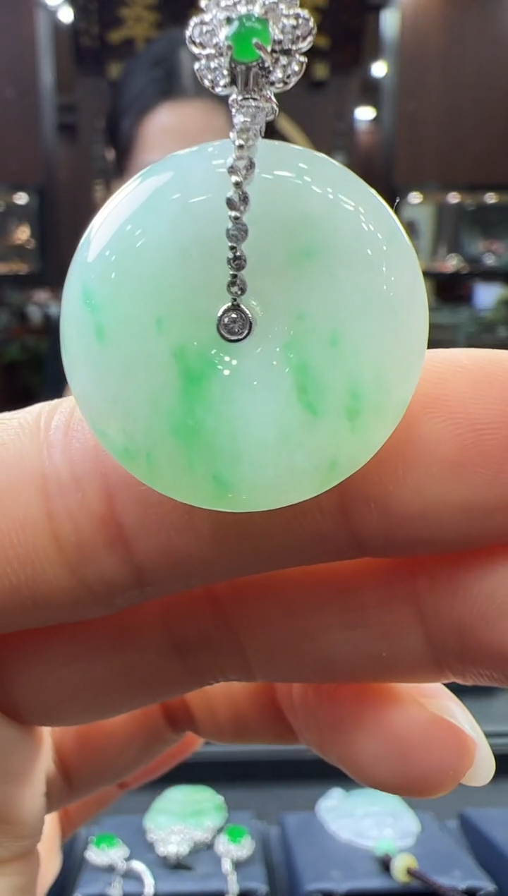 【闪购商品】翡翠挂件18K金镶嵌平安扣不含链